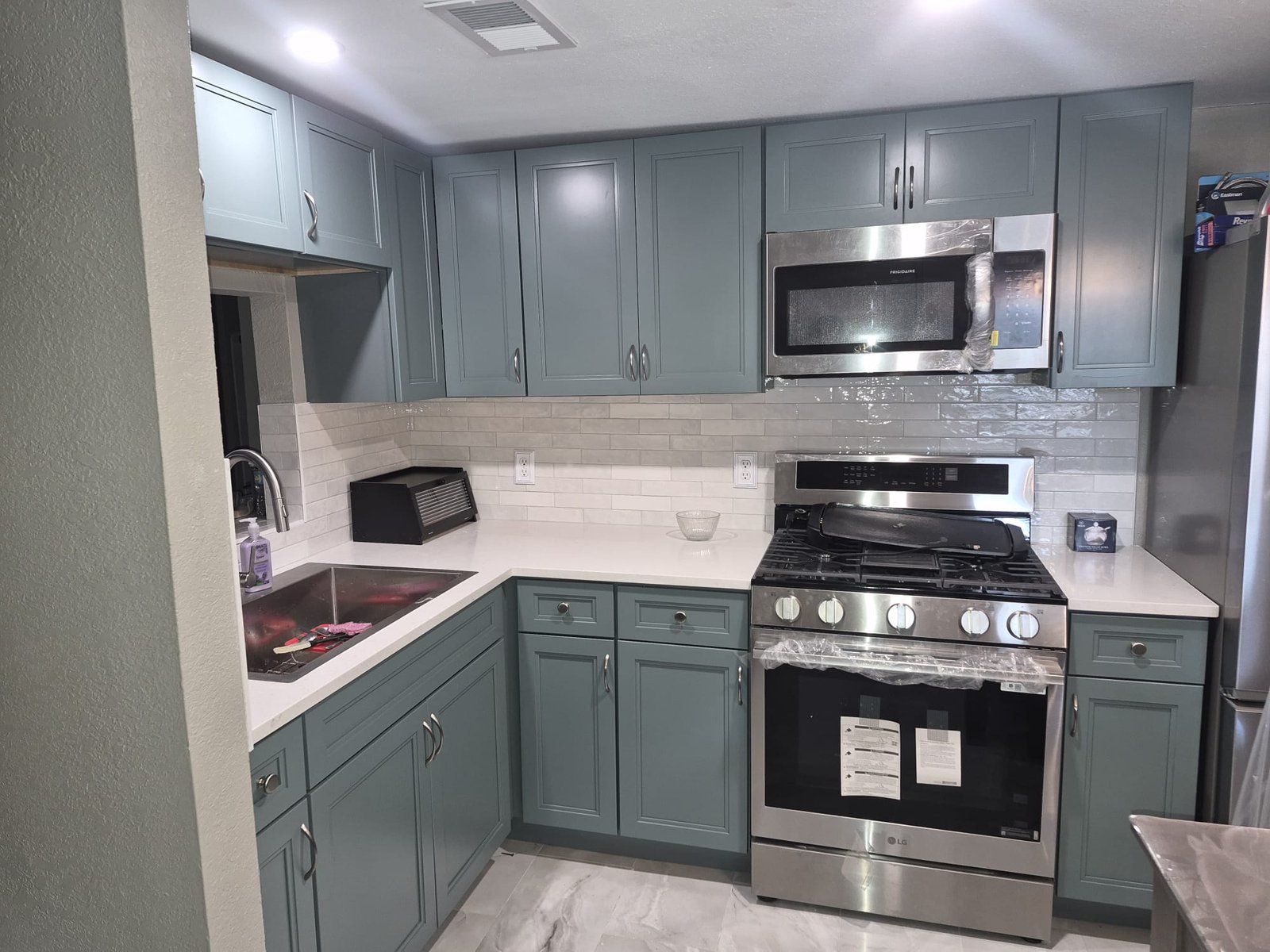 Kitchen remodeled by Multiservices Belloso in Bradenton, Florida