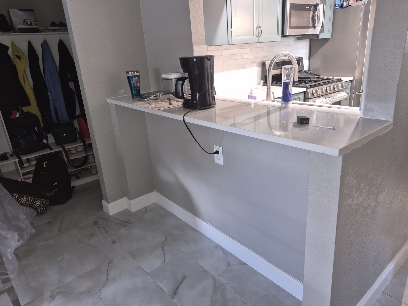 Kitchen cabinets and countertops installed by Multiservices Belloso